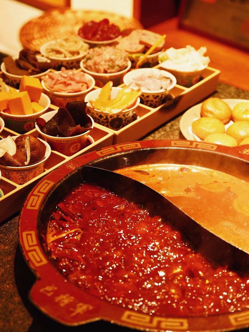 重庆火锅的魅力：热辣美味背后的美食文化